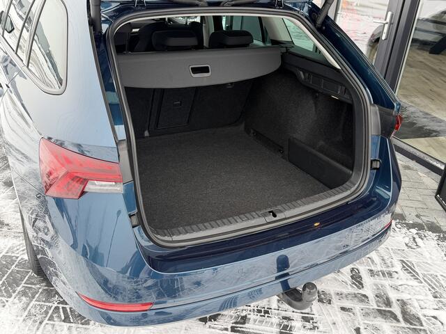 Skoda OCTAVIA Combi 1.0 e-TSI Business Edition Verw. stuur & stoelen | Trekhaak | Compleet!