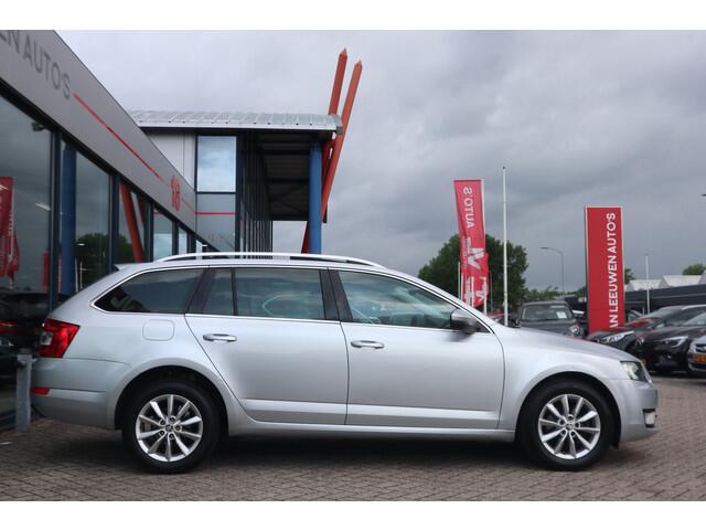 Skoda OCTAVIA Combi 1.6 TDI Greentech Ambition Business | Trekhaak | Stoelverwarming | Navigatie