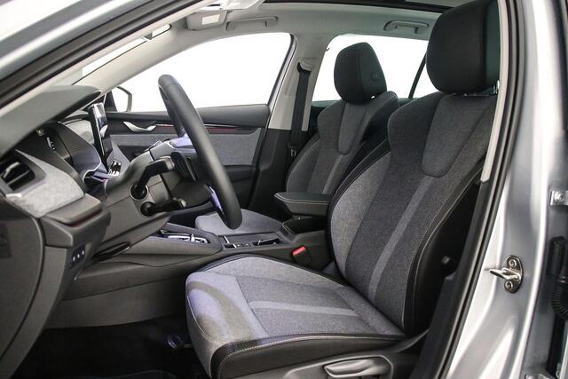 Skoda OCTAVIA Combi Business Edition Plus 1.5 eTSI 115pk DSG Automaat Trekhaak, Panoramadak, Adaptive cruise control, Navigatie, LED matrix koplampen, Achteruitrijcamera