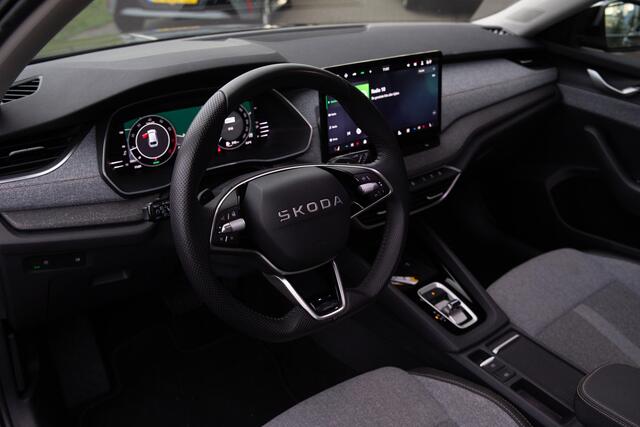 Skoda OCTAVIA Combi 1.5 TSI MHEV Business Edition , Panoramadak, Stuur/stoelverwarming,