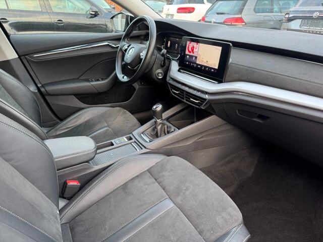 Skoda OCTAVIA Combi 1.5TSI First Edition Virtual Full-Led Camera ACC Navi