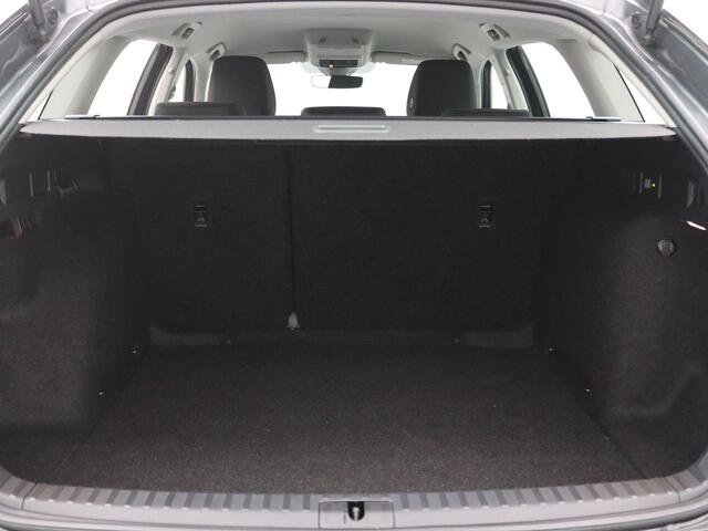 Skoda OCTAVIA Combi 1.5 TSI Edition 115PK Trekhaak, Parkeersensoren Achter, Stoelverwarming, Navi via Apple Carplay/Android Auto, Virtual Cockpit, 16" LM Velgen