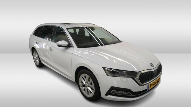 Skoda OCTAVIA Combi 1.0 TSI Business Edition Plus Panoramadak - Blindspot detectie - Adaptieve Cr.control - Led matrix koplampen