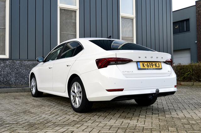 Skoda OCTAVIA 1.0 e-TSI Business Edition Plus Rijklaarprijs-Garantie Trekhaak Apple carplay Sfeer verlichting Led