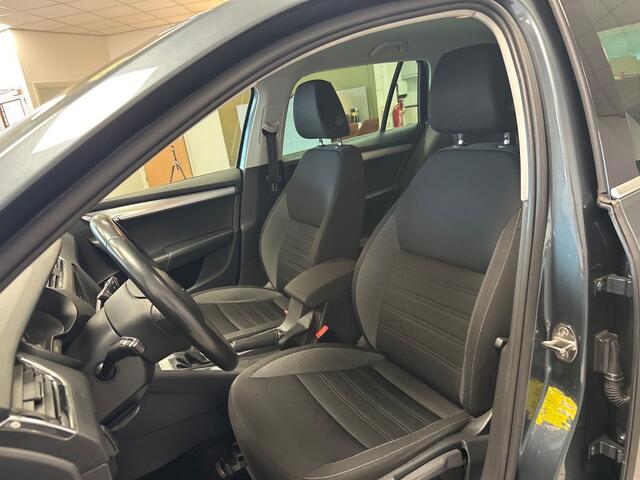 Skoda OCTAVIA 1.6 TDI Automaat Greentech Ambition - Stoelverwarm. Carplay - Cruise