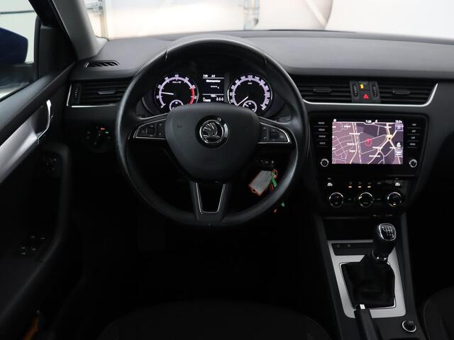 Skoda OCTAVIA Combi 1.0 TSI Greentech Ambition Business | Trekhaak | Carplay | PDC | Navigatie | Climate control | Cruise control