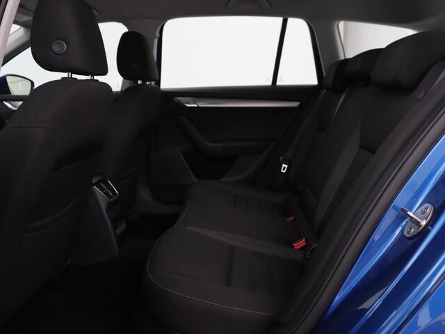 Skoda OCTAVIA Combi 1.0 TSI Greentech Ambition Business | Trekhaak | Carplay | PDC | Navigatie | Climate control | Cruise control