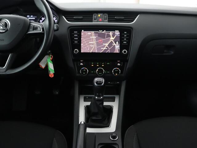 Skoda OCTAVIA Combi 1.0 TSI Greentech Ambition Business | Trekhaak | Carplay | PDC | Navigatie | Climate control | Cruise control