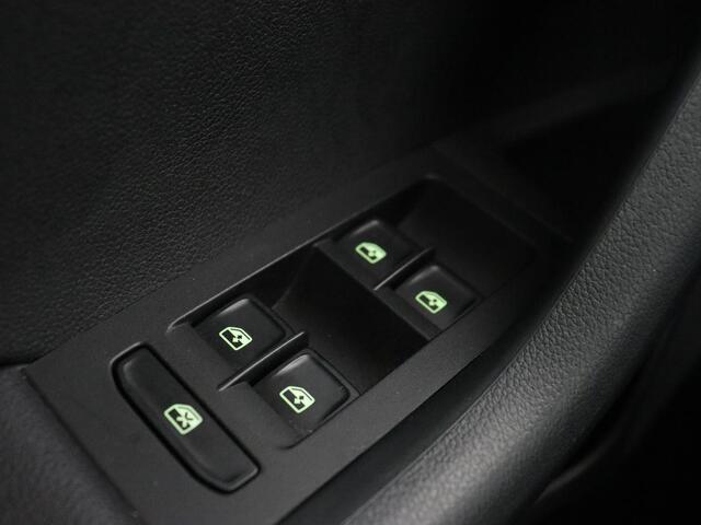 Skoda OCTAVIA Combi 1.0 TSI Greentech Ambition Business | Trekhaak | Carplay | PDC | Navigatie | Climate control | Cruise control