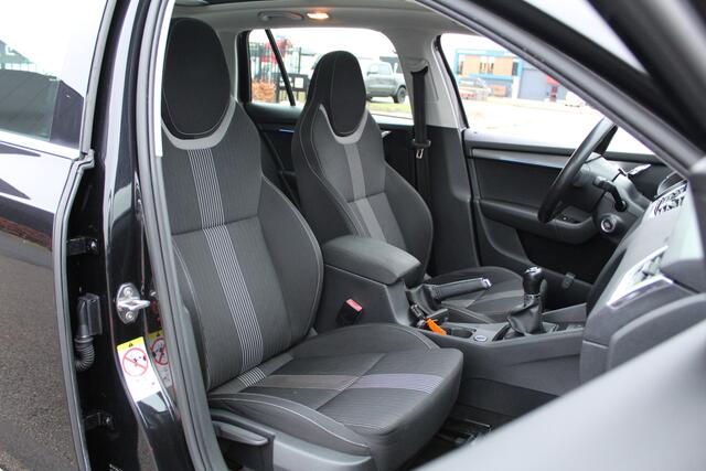 Skoda OCTAVIA Combi 1.0 TSI Greentech Style Business | Panoramadak