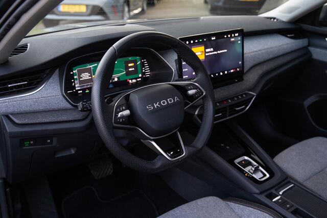 Skoda OCTAVIA Combi 1.5 TSI MHEV Business Edition , Panoramadak, Stuur/stoelverwarming,