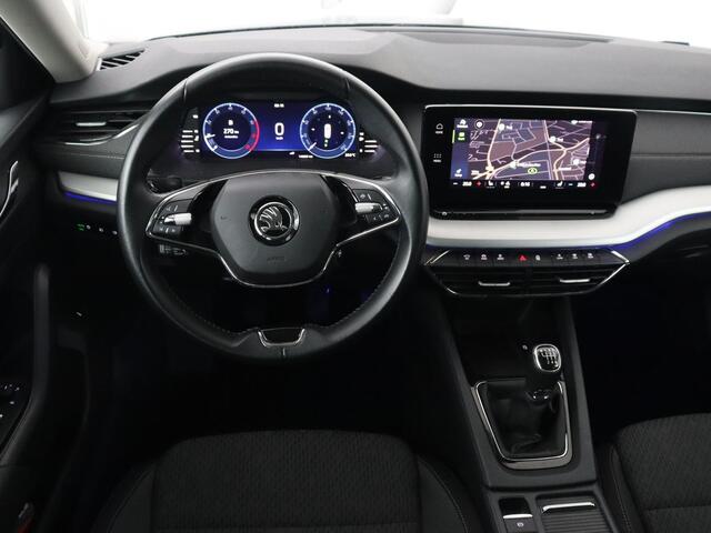 Skoda OCTAVIA 1.0 TSI Business Edition Plus | Stoelverwarming | Adaptive cruise | Trekhaak | Carplay | Sfeerverlichting | Navigatie | Keyless | Full LED | Parkeerhulp | Climate control