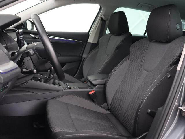 Skoda OCTAVIA 1.0 TSI Business Edition Plus | Stoelverwarming | Adaptive cruise | Trekhaak | Carplay | Sfeerverlichting | Navigatie | Keyless | Full LED | Parkeerhulp | Climate control