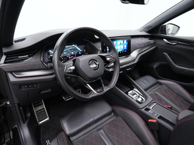 Skoda OCTAVIA Combi 1.4 TSI RS iV 245 pk DSG PHEV Business | Panoramadak | Geheugen-/massagestoelen | Canton | Head-up display | Leder/alcantara | Matrix LED