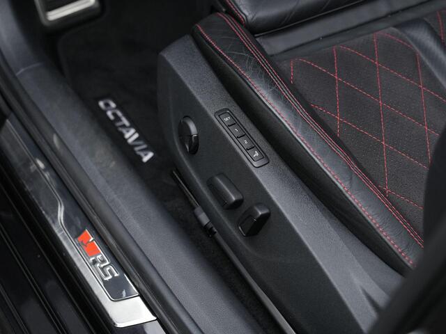 Skoda OCTAVIA Combi 1.4 TSI RS iV 245 pk DSG PHEV Business | Panoramadak | Geheugen-/massagestoelen | Canton | Head-up display | Leder/alcantara | Matrix LED