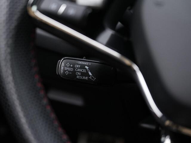 Skoda OCTAVIA Combi 1.4 TSI RS iV 245 pk DSG PHEV Business | Panoramadak | Geheugen-/massagestoelen | Canton | Head-up display | Leder/alcantara | Matrix LED