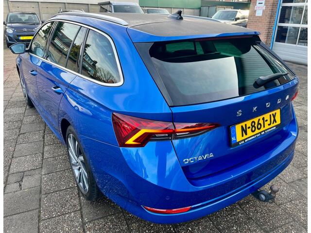 Skoda OCTAVIA 1.5 TSI FIRST EDIT. DIGITALE TELLERS, LED,LICHTMETAAL.