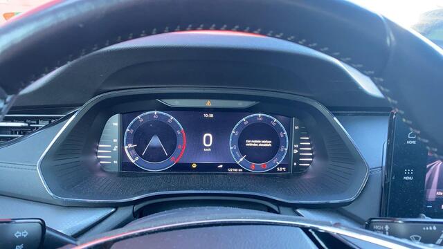 Skoda OCTAVIA Combi 1.0 TSI Business Edition TREKHAAK / FULL LED / NAVI / CLIMA / PDC / BLUETOOTH / CRUISE / DAB+ / CARPLAY / NL-AUTO