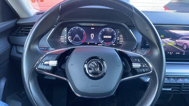 Skoda OCTAVIA Combi 1.0 TSI Business Edition TREKHAAK / FULL LED / NAVI / CLIMA / PDC / BLUETOOTH / CRUISE / DAB+ / CARPLAY / NL-AUTO