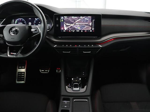 Skoda OCTAVIA 1.4 TSI RS iV PHEV | Stoelverwarming | Head-Up | Matrix LED | Sfeerverlichting | Adaptive cruise | Side Assist | Carplay | Sportstoelen | Achterbankverwarming | Camera | Navigatie | Plug In