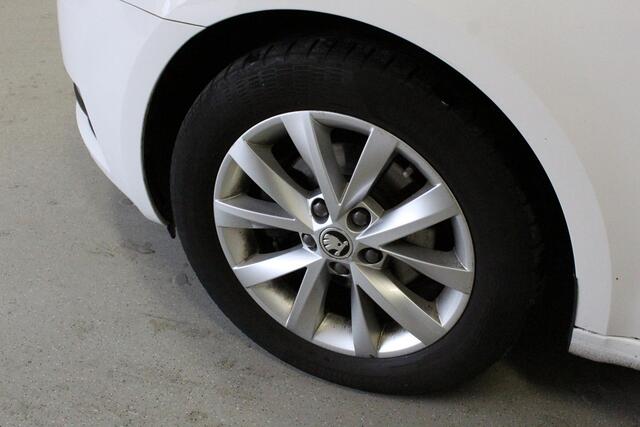 Skoda OCTAVIA Combi 1.6 TDI Greentech Clever Edition | NAVIGATIE | PDC-A | CRUISE | DAB-RADIO | CLIMA | STOEL-VERW | CARPLAY |