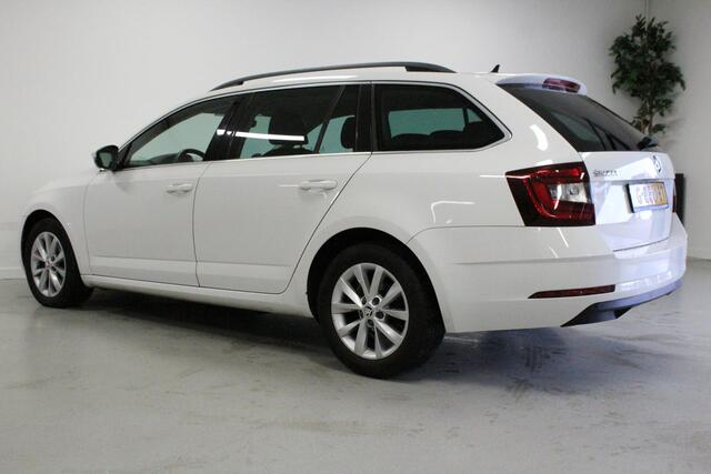 Skoda OCTAVIA Combi 1.6 TDI Greentech Clever Edition | NAVIGATIE | PDC-A | CRUISE | DAB-RADIO | CLIMA | STOEL-VERW | CARPLAY |