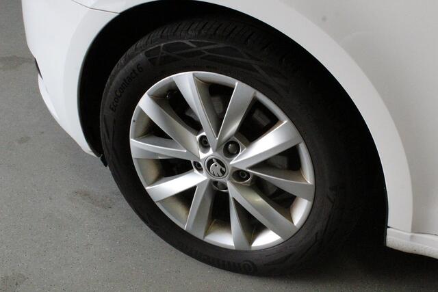 Skoda OCTAVIA Combi 1.6 TDI Greentech Clever Edition | NAVIGATIE | PDC-A | CRUISE | DAB-RADIO | CLIMA | STOEL-VERW | CARPLAY |