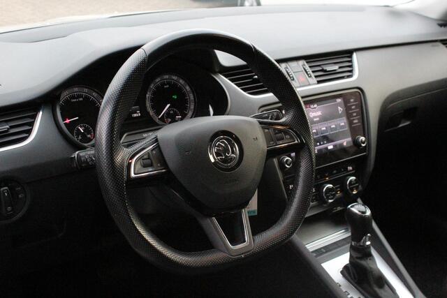 Skoda OCTAVIA Combi 1.6 TDI Greentech Clever Edition | NAVIGATIE | PDC-A | CRUISE | DAB-RADIO | CLIMA | STOEL-VERW | CARPLAY |