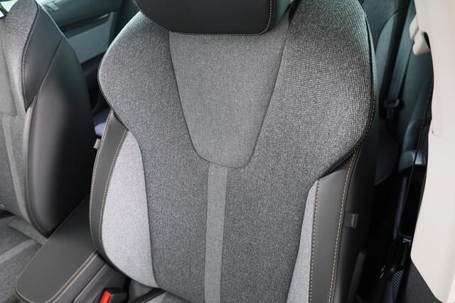 Skoda OCTAVIA Business Edition 1.5 TSI M-HEV 115pk DSG 115pk DSG | Private lease vanaf 731,-- | Parkeercamera | 17 inch Lichtmetalen velgen | Verwarmbare voorstoelen | 13 inch display | Adaptieve Cruise Control