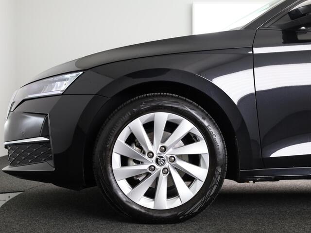 Skoda OCTAVIA Business Edition 1.5 TSI M-HEV 115pk DSG 115pk DSG | Private lease vanaf 731,-- | Parkeercamera | 17 inch Lichtmetalen velgen | Verwarmbare voorstoelen | 13 inch display | Adaptieve Cruise Control