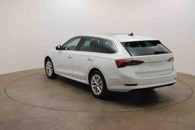 Skoda OCTAVIA Combi 1.4 TSI iV 204pk PHEV Business Edition / Panoramadak / Memory / Navigatie / Adaptieve dempers / Wordt Verwacht