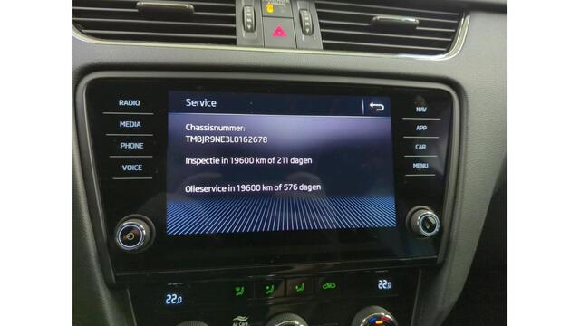 Skoda OCTAVIA Combi 1.5 TSI Greentech Sport Business NL AUTO | ECC | TREKHAAK |