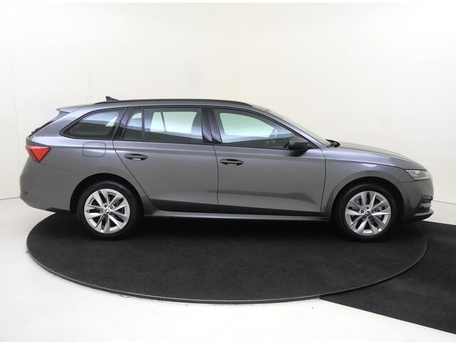Skoda OCTAVIA 1.4 TSI iV PHEV Business Edition | Parkeersensoren | Cruise control | CarPlay | Stoel- en stuurwielverwarming | Digital cockpit | Airco |