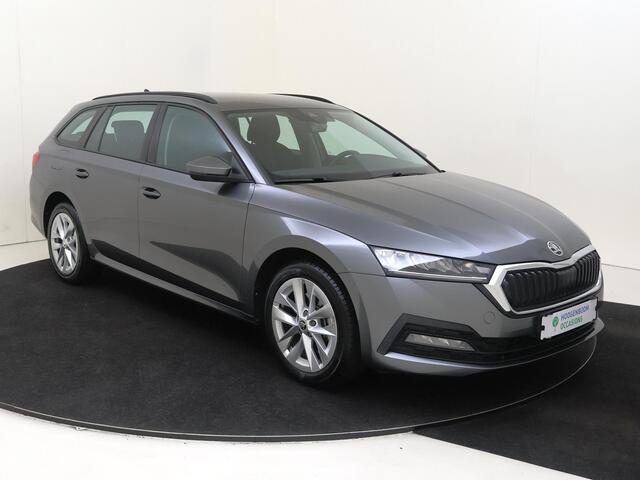 Skoda OCTAVIA 1.4 TSI iV PHEV Business Edition | Parkeersensoren | Cruise control | CarPlay | Stoel- en stuurwielverwarming | Digital cockpit | Airco |