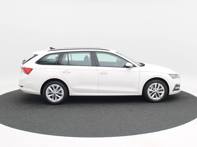 Skoda OCTAVIA Combi 1.4 TSI iV PHEV Business Edition | Cruise Control | Climate Control | Parkeersensoren | Carplay | 17 Inch | 27.323 Km!!