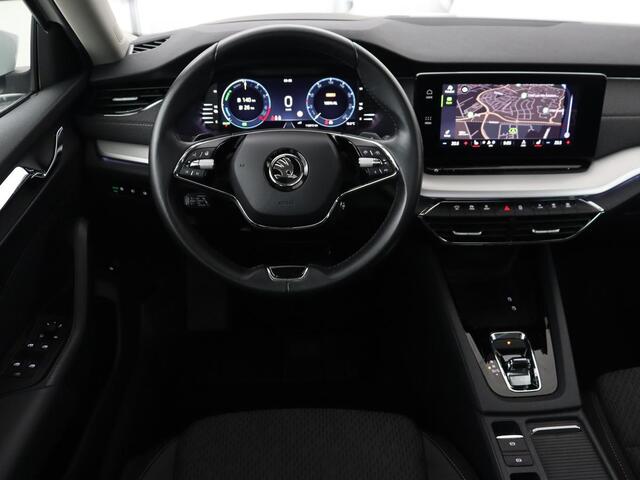 Skoda OCTAVIA 1.4 TSI iV PHEV Business Edition Plus | Panoramadak | Head-Up | Achterbankverwarming | Camera | Carplay | Adaptive cruise | Navigatie | Stoelverwarming | Memory | Sfeerverlichting | Plug In