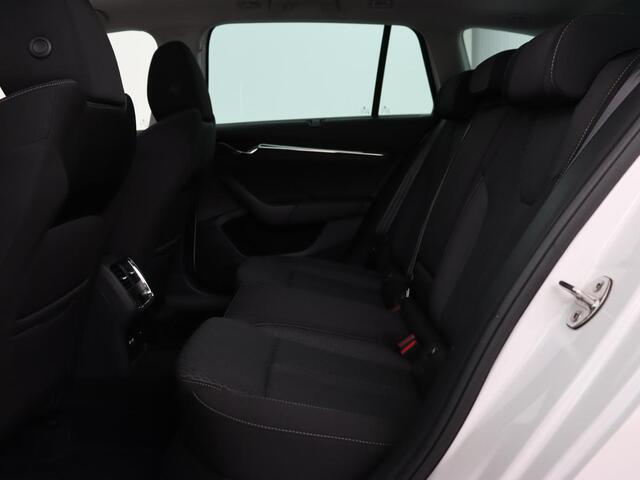 Skoda OCTAVIA 1.4 TSI iV PHEV Business Edition Plus | Panoramadak | Head-Up | Achterbankverwarming | Camera | Carplay | Adaptive cruise | Navigatie | Stoelverwarming | Memory | Sfeerverlichting | Plug In