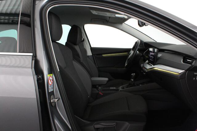 Skoda OCTAVIA Combi 1.0 TSI Business > Trekhaak/Achteruitrijcamera/Stoelverwarming/Parkeerhulp voor en achter