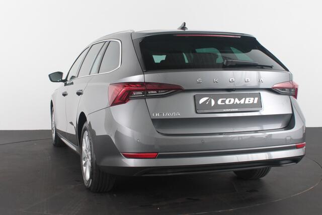 Skoda OCTAVIA Combi 1.0 TSI Business > Trekhaak/Achteruitrijcamera/Stoelverwarming/Parkeerhulp voor en achter