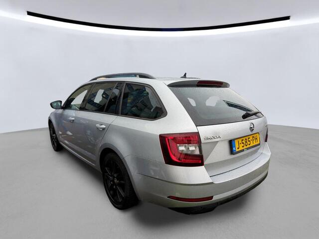 Skoda OCTAVIA Combi 1.0 TSI Greentech Sport Business / Navigatie / Climate control / Parkeer sensoren achter / 17'' LMV