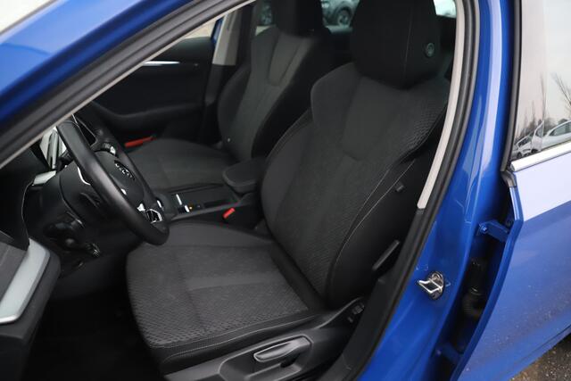 Skoda OCTAVIA Combi 1.0 e-TSI Business Edition Plus Automaat Virtual Trekhaak LMV Sfeerverlichting Navigatie Achteruitrijcamera Carplay Android