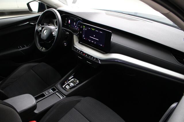 Skoda OCTAVIA 1.0 e-TSI Business Edition Navigatie | Lichtmetalen velgen | El. achterklep | Cruise Control