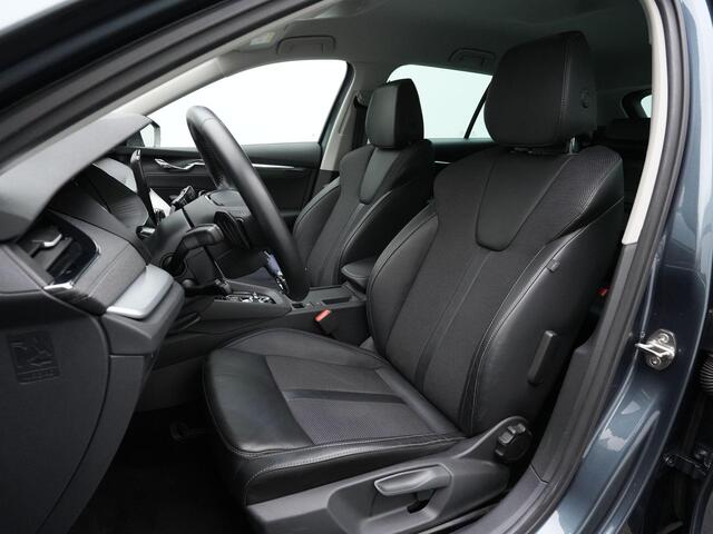 Skoda OCTAVIA Combi 1.4 TSI iV 204 pk DSG PHEV Business Edition | Achteruitrijcamera | Stoelverwarming | Adaptive Cruise | Navigatie | Leder/stof