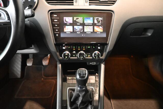 Skoda OCTAVIA 1.0 TSI Greentech Business Edition Clima Navigatie Stoelverwarming Rijklaarprijs Inruil Mogelijk!