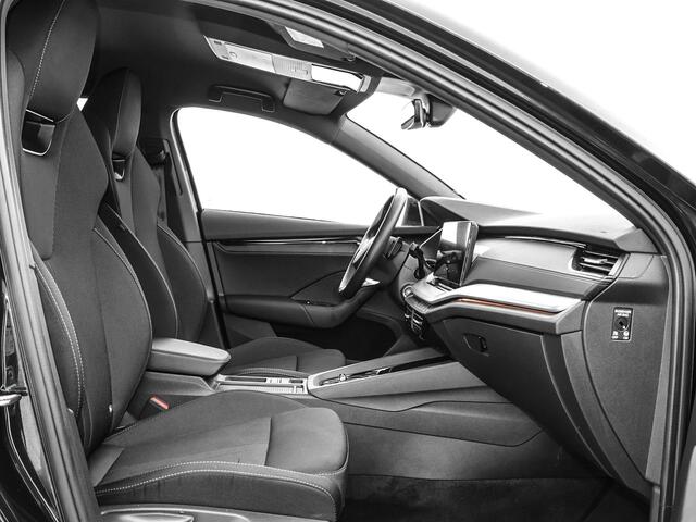 Skoda OCTAVIA Combi 1.0 e-TSI 110pk DSG Sport Business · Apple/Android Car Play · Elek. Trekhaak · Cruise Control · P-Sensoren · 16'' Inch · Garantie t/m 19-11-2027 of 100.000km