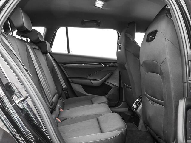 Skoda OCTAVIA Combi 1.0 e-TSI 110pk DSG Sport Business · Apple/Android Car Play · Elek. Trekhaak · Cruise Control · P-Sensoren · 16'' Inch · Garantie t/m 19-11-2027 of 100.000km