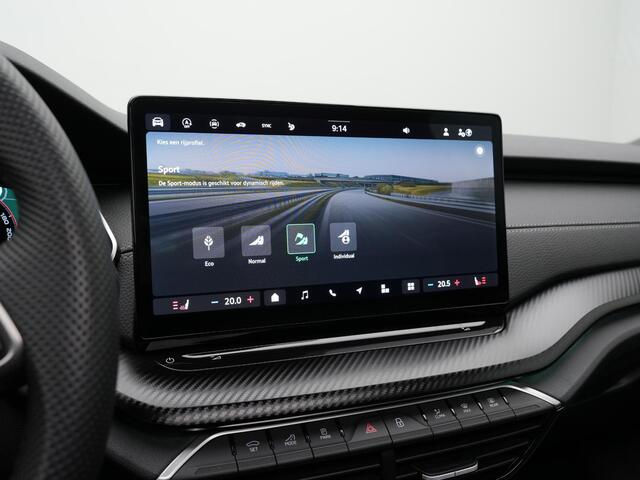 Skoda OCTAVIA Combi 1.5 TSI MHEV 150 pk DSG Sportline | Panoramadak | Trekhaak | 360 camera | Head-up display | Matrix LED