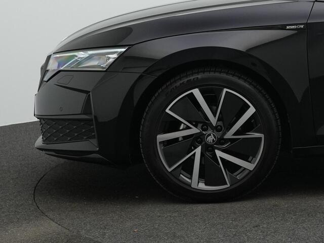 Skoda OCTAVIA Combi 1.5 TSI MHEV 150 pk DSG Sportline | Panoramadak | Trekhaak | 360 camera | Head-up display | Matrix LED