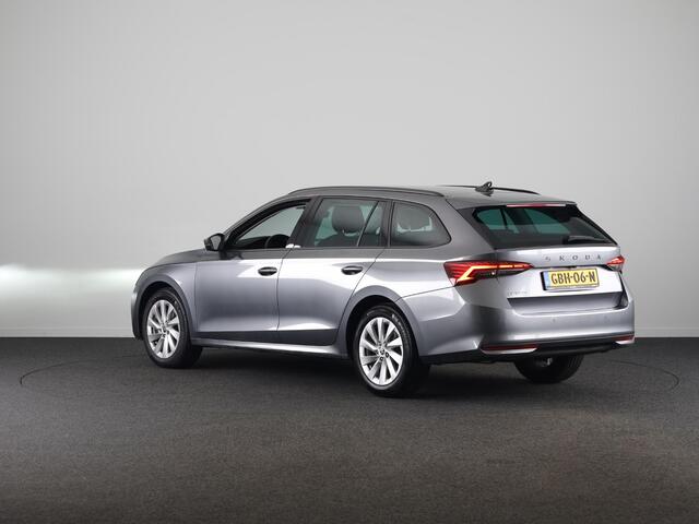 Skoda OCTAVIA Combi 1.5 TSI MHEV First Edition 115pk | Climatronic | 17 inch Lichtmetalen velgen | Parkeercamera achter | Navigatie