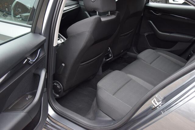 Skoda OCTAVIA 1.0 e-TSI Business Edition DSG Automaat | Org. NL | BOVAG Garantie | Full LED | Apple Carplay/Android Auto | Virtual Cockpit | Stoelverwarming | Elektrische Klep | Cruise Control |